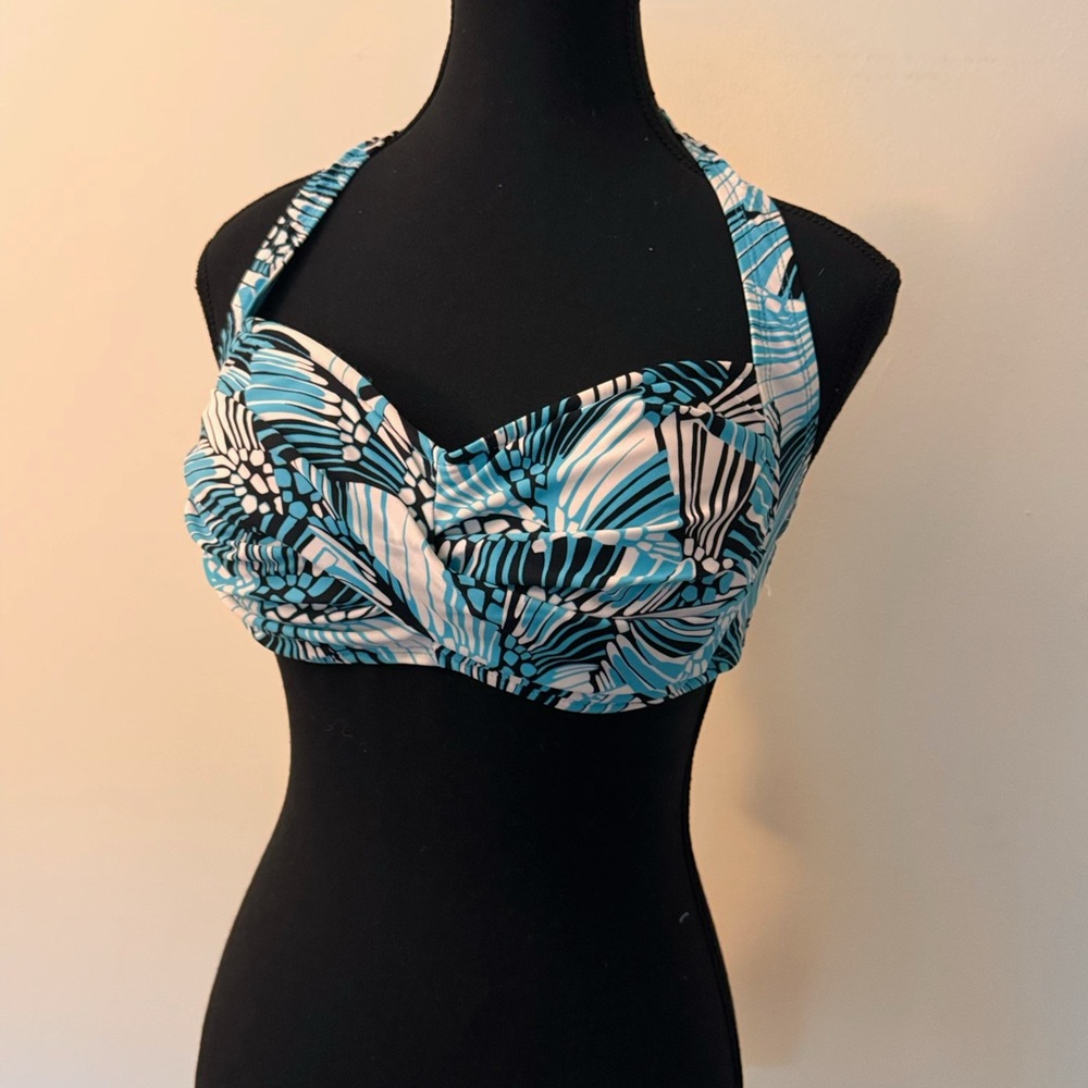 Bisou Bisou large swimsuit top